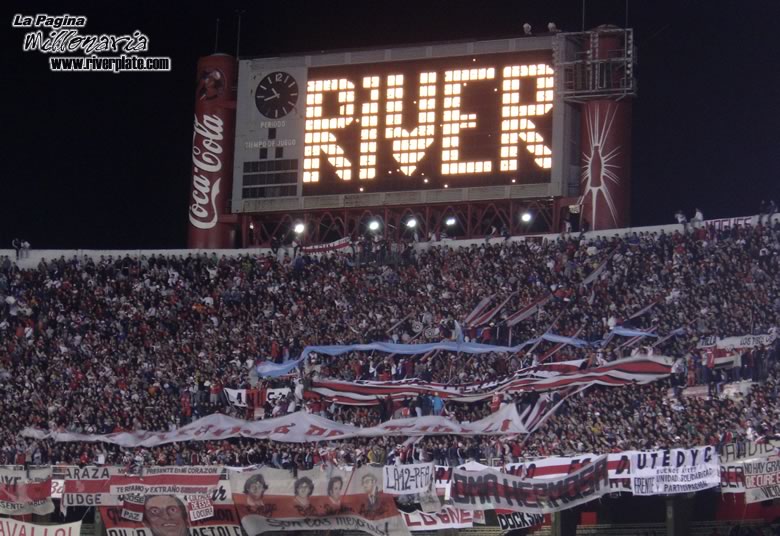 River Plate vs Junior (LIB 2005) 7